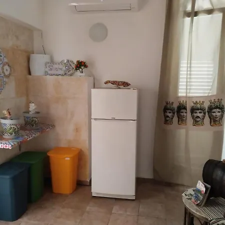 Sikelia Alojamento de Acomodação e Pequeno-almoço Terrasini