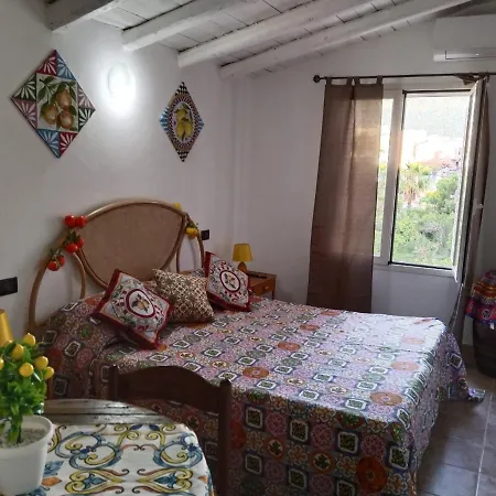 Bed & Breakfast Sikelia 3*