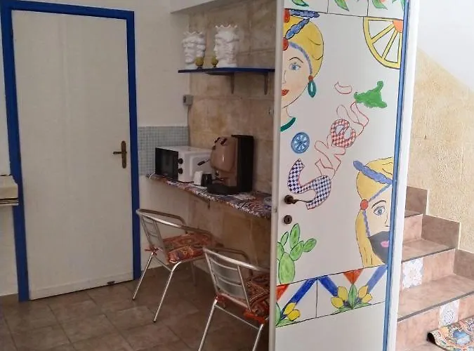 Sikelia Bed & Breakfast 3*