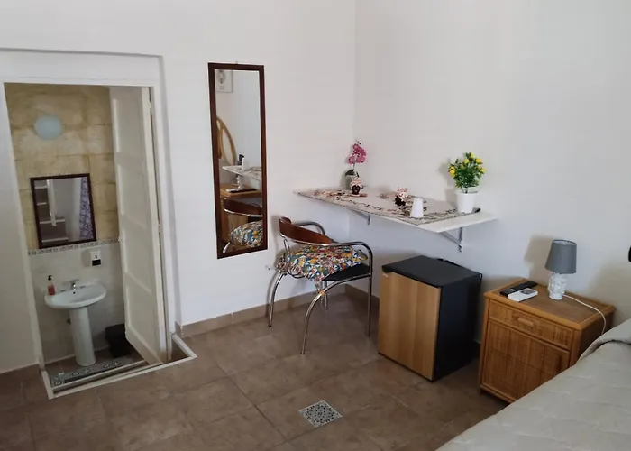 Sikelia Bed & Breakfast 3*