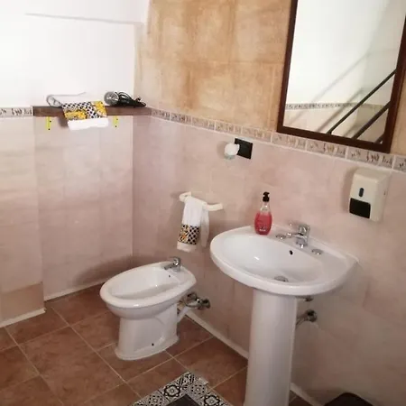 Sikelia Bed & Breakfast *